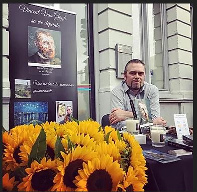 Vincent Vallée lors de la sortie de son livre Vincent Van Gogh sa vie dépeinte